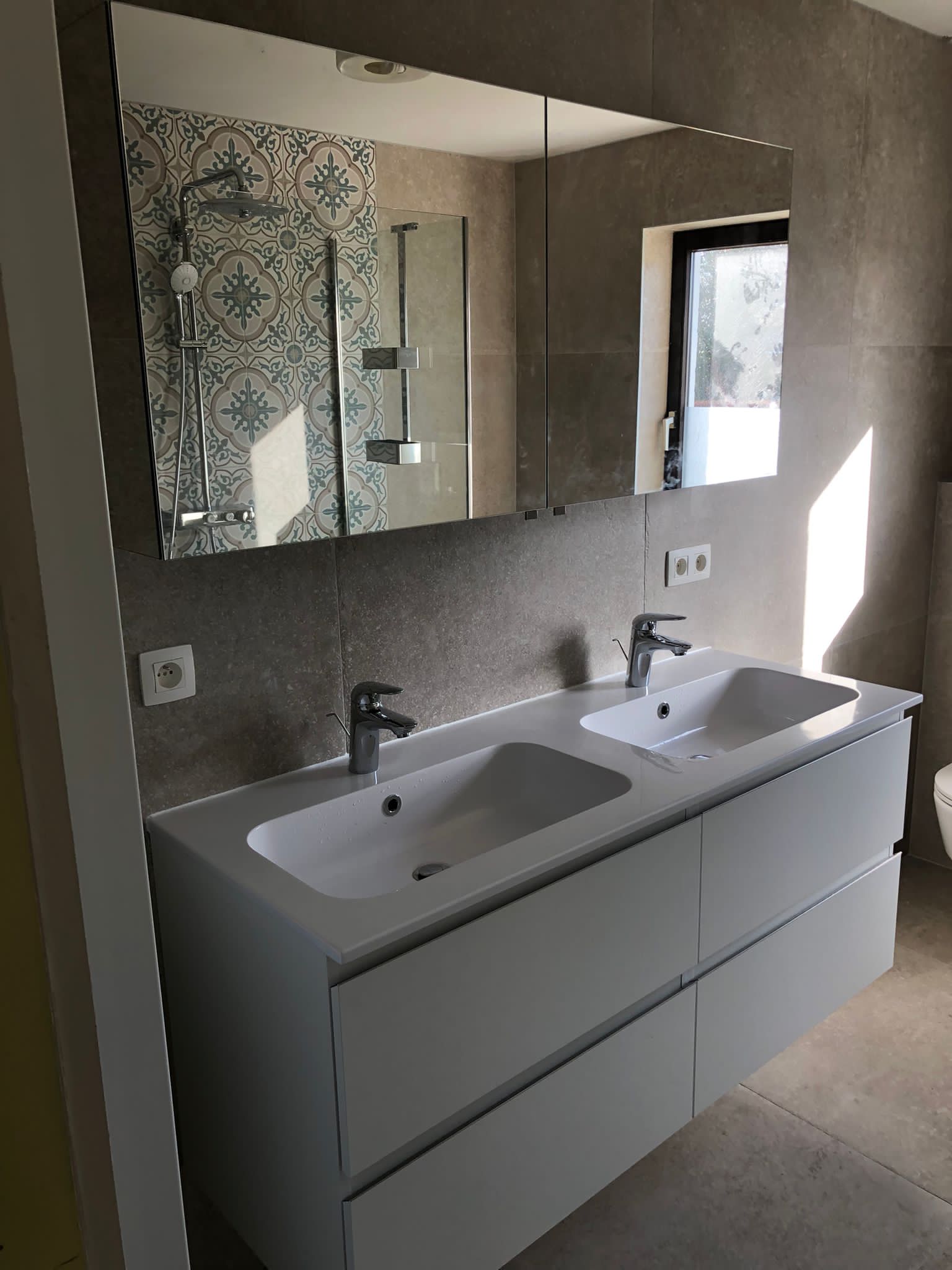 ae26ec6d-0e53-4c10-bd6d-2a334b9bf412